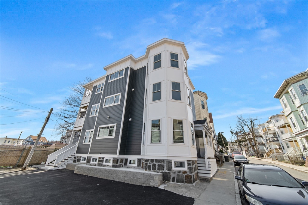 3 bed, 2 bath apartment for rent at 2-4 Hecla Unit 3, Dorchester — photo 24 of 36