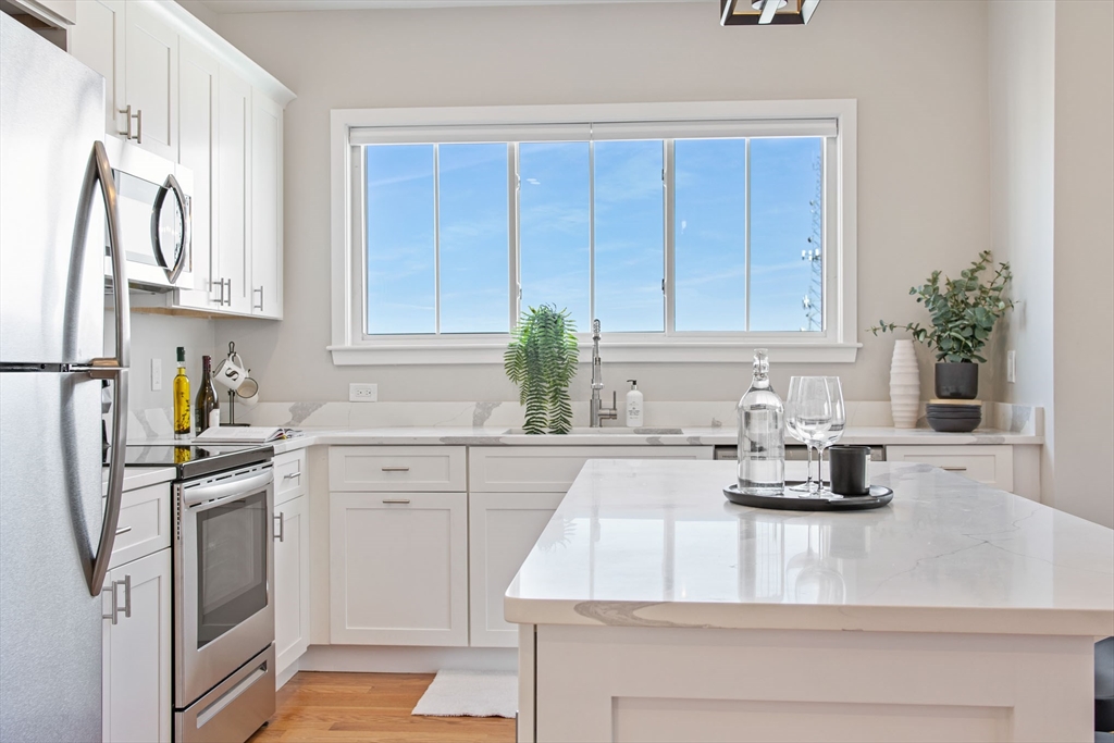 3 bed, 2 bath apartment for rent at 2-4 Hecla Unit 3, Dorchester — photo 21 of 36
