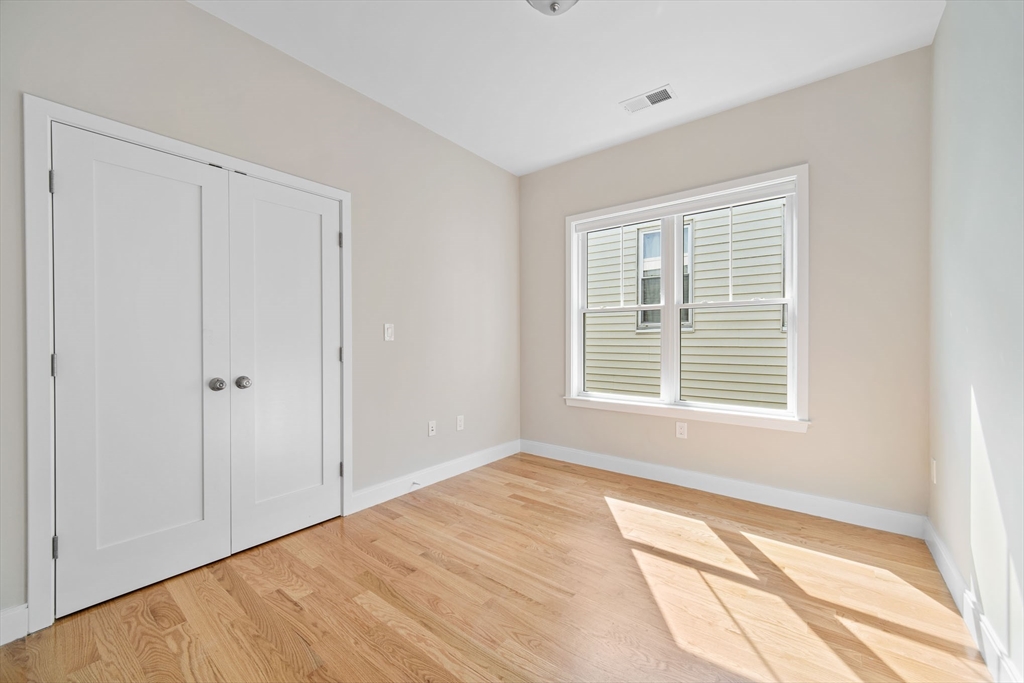 3 bed, 2 bath apartment for rent at 2-4 Hecla Unit 3, Dorchester — photo 33 of 36