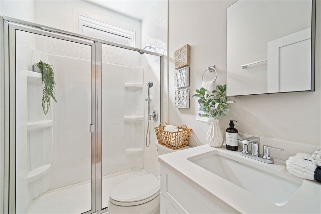 3 bed, 2 bath apartment for rent at 2-4 Hecla Unit 3, Dorchester — photo 9 of 36