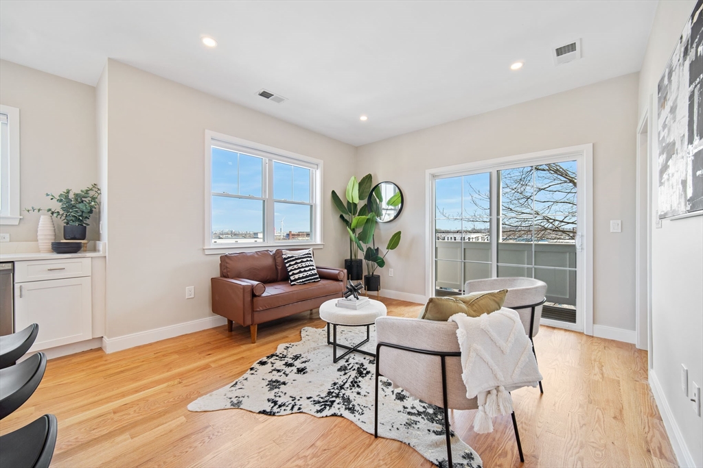 3 bed, 2 bath apartment for rent at 2-4 Hecla Unit 3, Dorchester — photo 14 of 36