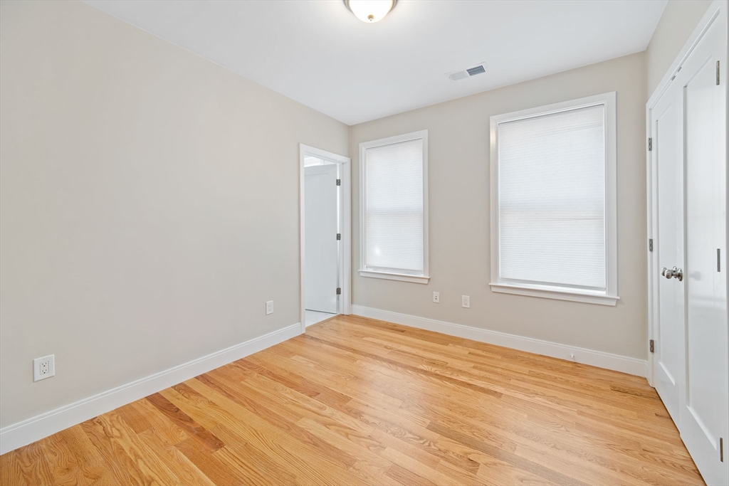 3 bed, 2 bath apartment for rent at 2-4 Hecla Unit 3, Dorchester — photo 28 of 36