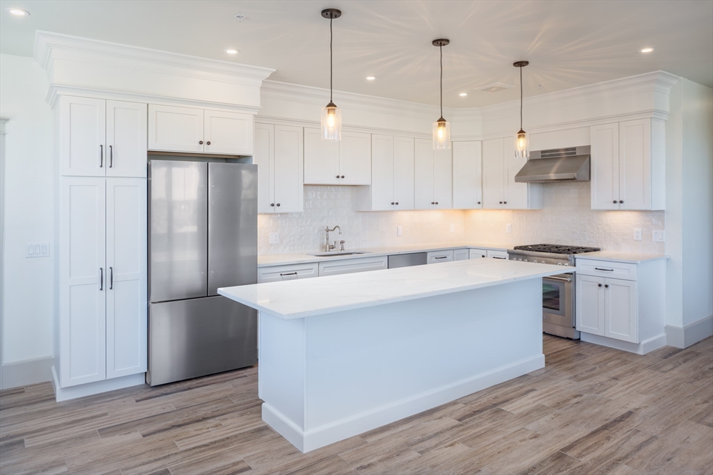 2 bed, 2 bath apartment for rent at 6 Market St Unit 2, Newburyport — photo 6 of 19