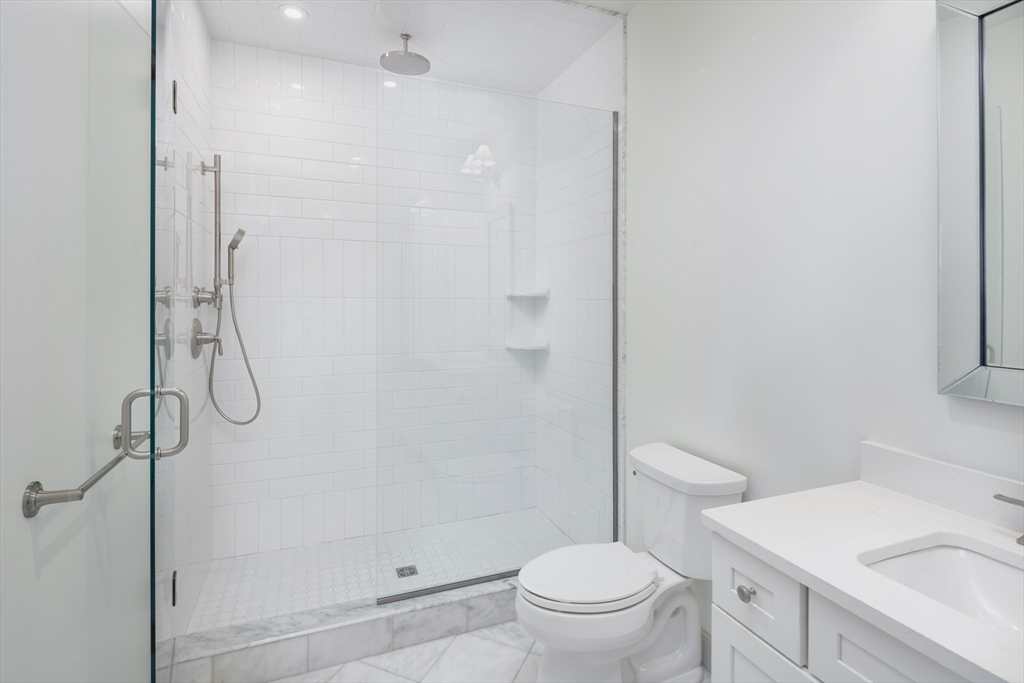 2 bed, 2 bath apartment for rent at 6 Market St Unit 2, Newburyport — photo 14 of 19
