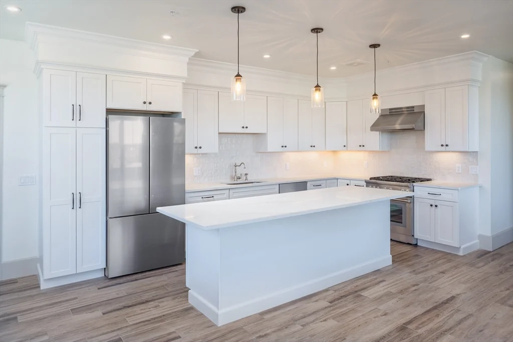 2 bed, 2 bath apartment for rent at 6 Market St Unit 202, Newburyport — photo 6 of 18