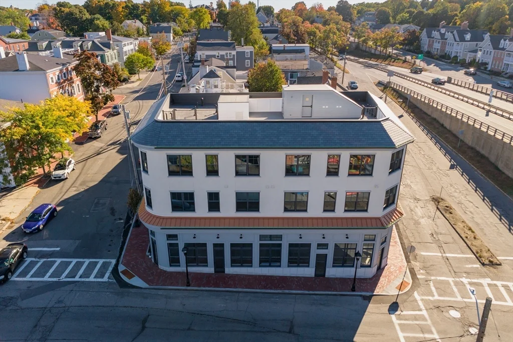 2 bed, 2 bath apartment for rent at 6 Market St Unit 202, Newburyport — photo 2 of 18