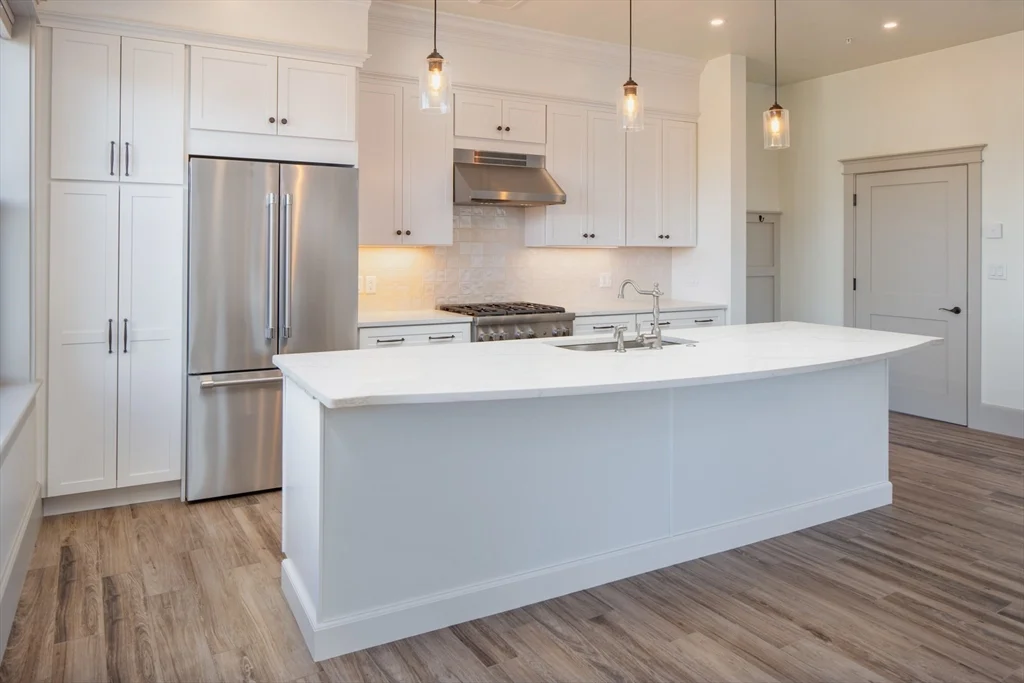 2 bed, 2 bath apartment for rent at 6 Market St Unit 202, Newburyport — photo 8 of 18