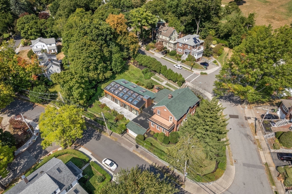 4 bed, 4+ bath apartment for rent at 2 Arden Rd Unit 2, Watertown