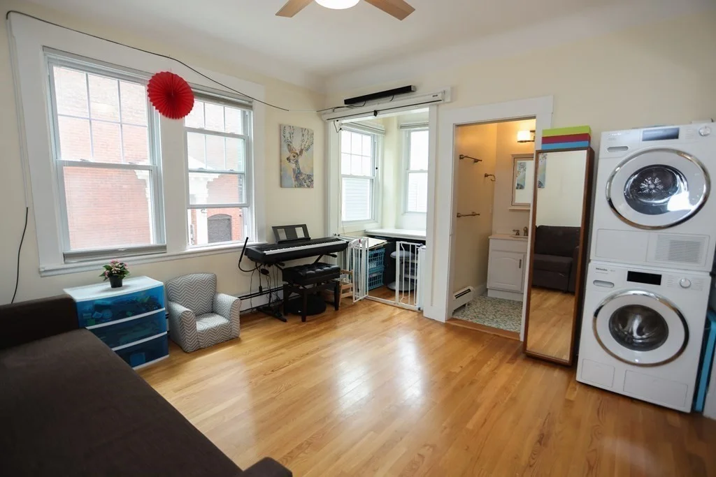1 bed, 1 bath apartment for rent at 2 Arnold Cir Unit 1, Mid Cambridge — photo 1 of 13