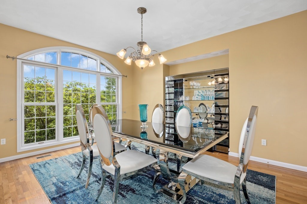 4 bed, 3 bath apartment for rent at 2 Arrowhead Ln, Westborough — photo 4 of 30