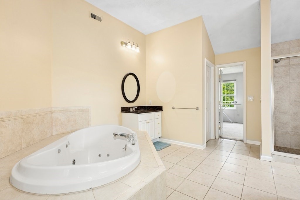 4 bed, 3 bath apartment for rent at 2 Arrowhead Ln, Westborough — photo 19 of 30