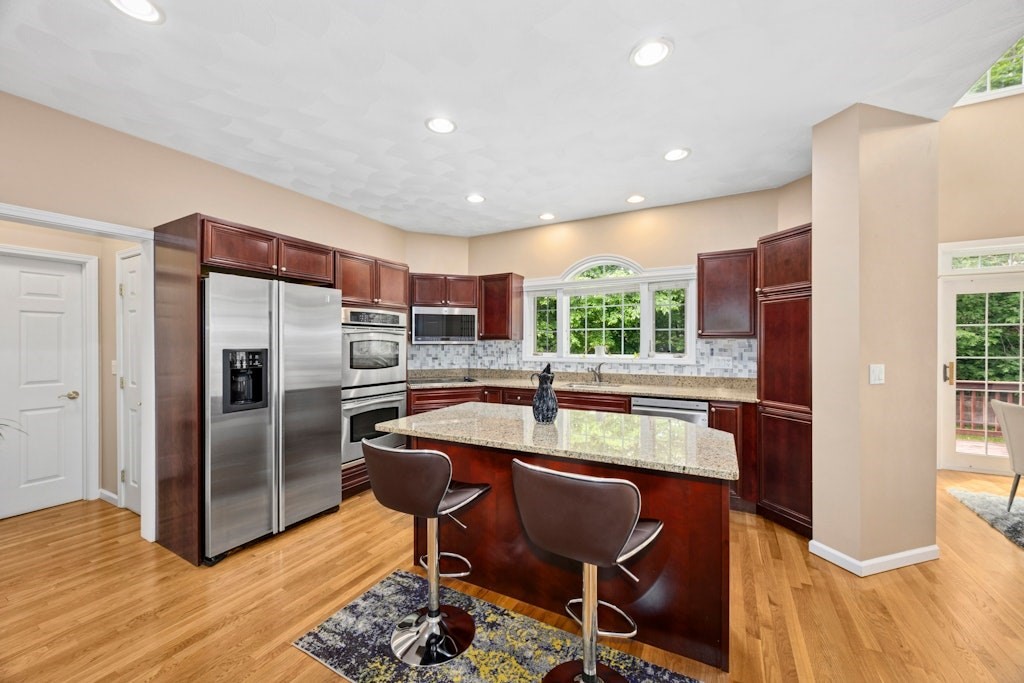 4 bed, 3 bath apartment for rent at 2 Arrowhead Ln, Westborough — photo 5 of 30