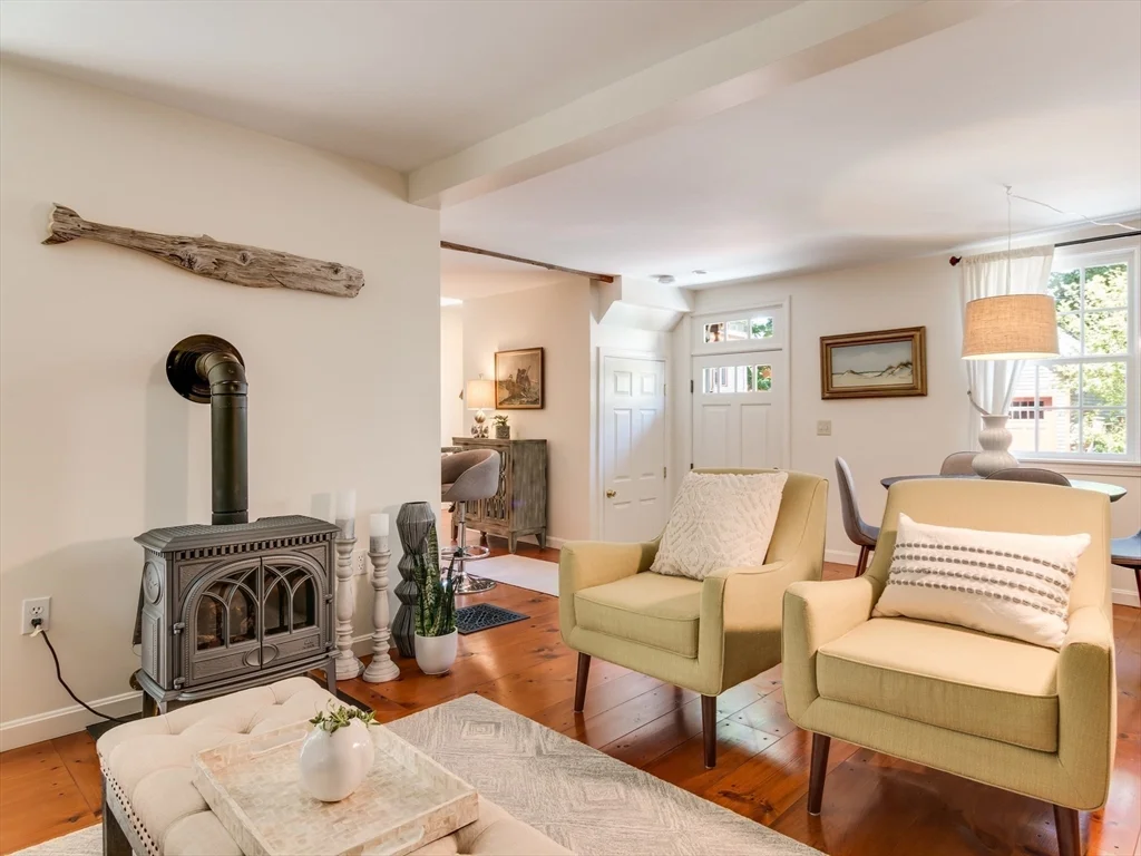 2 bed, 1 bath apartment for rent at 2 Atwood St Unit Single Fam., Newburyport — photo 13 of 36