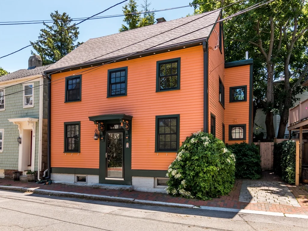 2 bed, 1 bath apartment for rent at 2 Atwood St Unit Single Fam., Newburyport