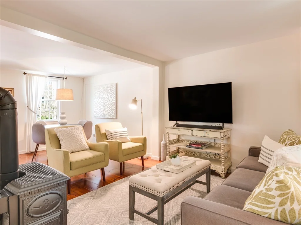 2 bed, 1 bath apartment for rent at 2 Atwood St Unit Single Fam., Newburyport — photo 12 of 36