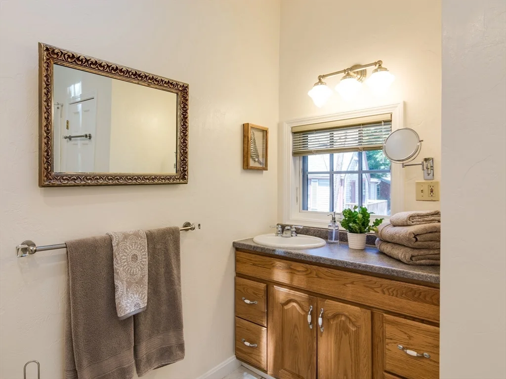 2 bed, 1 bath apartment for rent at 2 Atwood St Unit Single Fam., Newburyport — photo 22 of 36