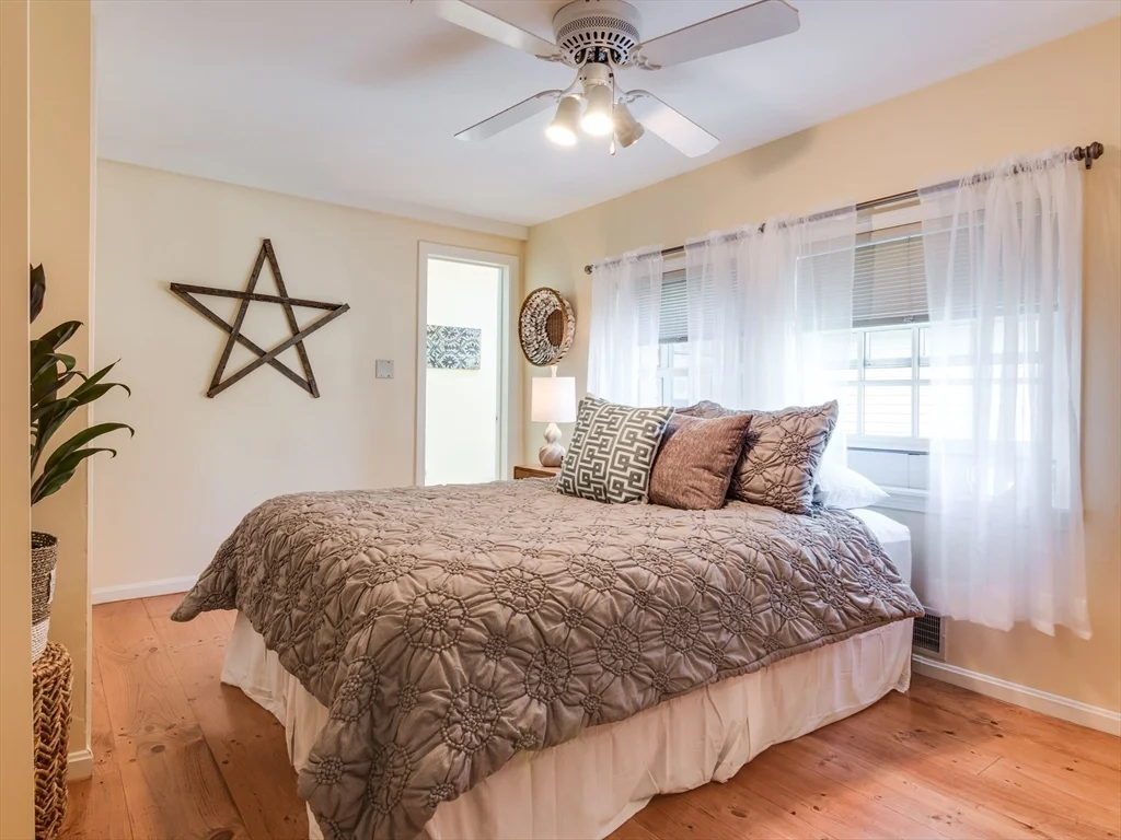2 bed, 1 bath apartment for rent at 2 Atwood St Unit Single Fam., Newburyport — photo 20 of 36