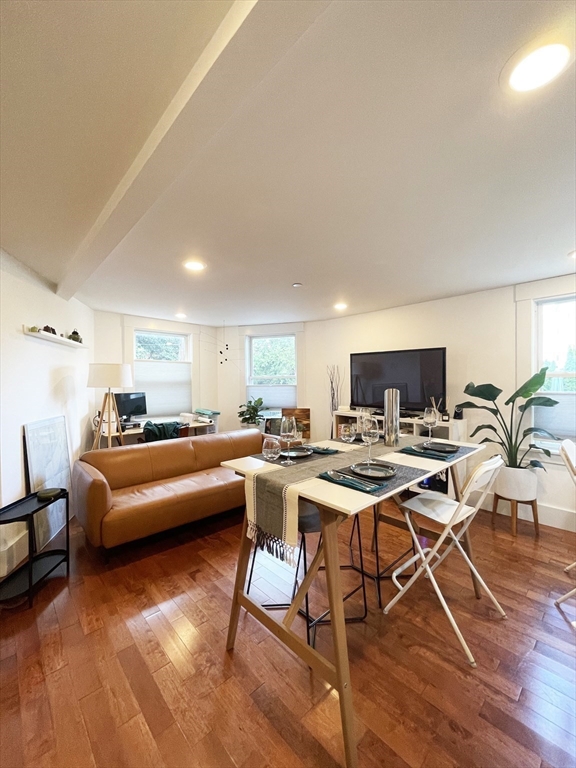 2 bed, 1 bath apartment for rent at 2 Auburn Ave Unit 2, East Somerville — photo 6 of 12