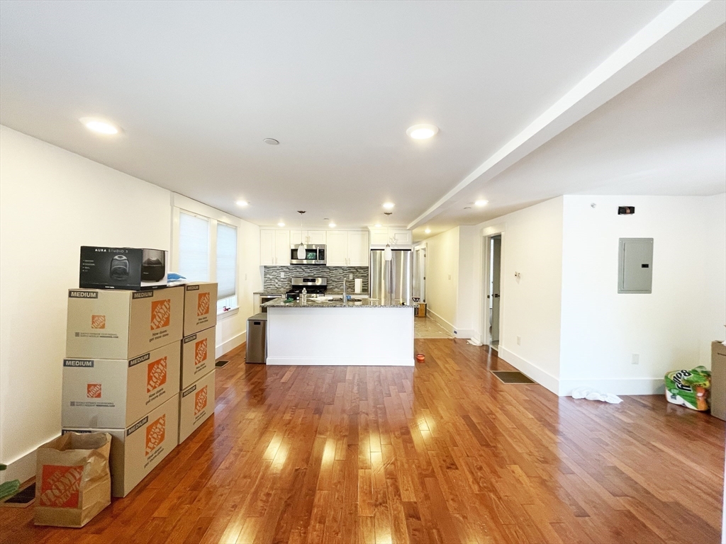 2 bed, 1 bath apartment for rent at 2 Auburn Ave Unit 2, East Somerville — photo 5 of 12