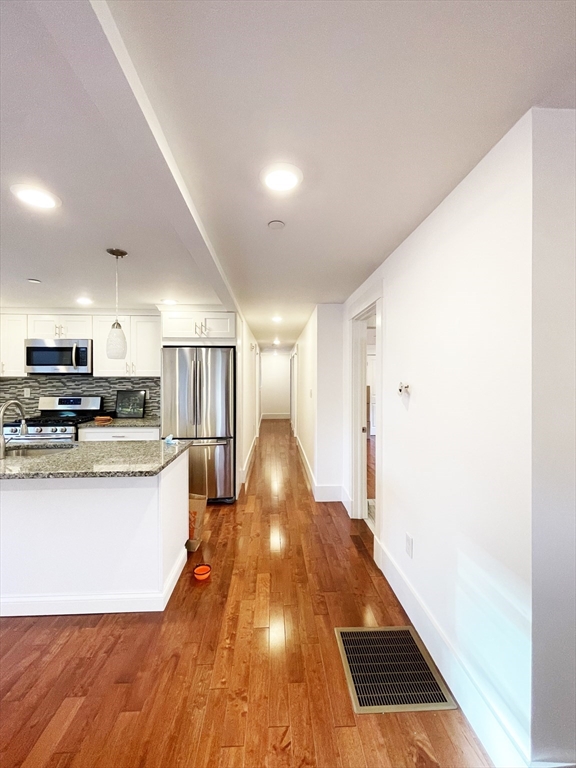 2 bed, 1 bath apartment for rent at 2 Auburn Ave Unit 2, East Somerville — photo 11 of 12