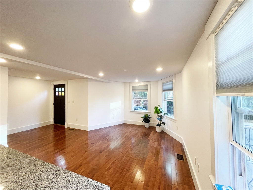 2 bed, 1 bath apartment for rent at 2 Auburn Ave Unit 2, East Somerville — photo 2 of 12