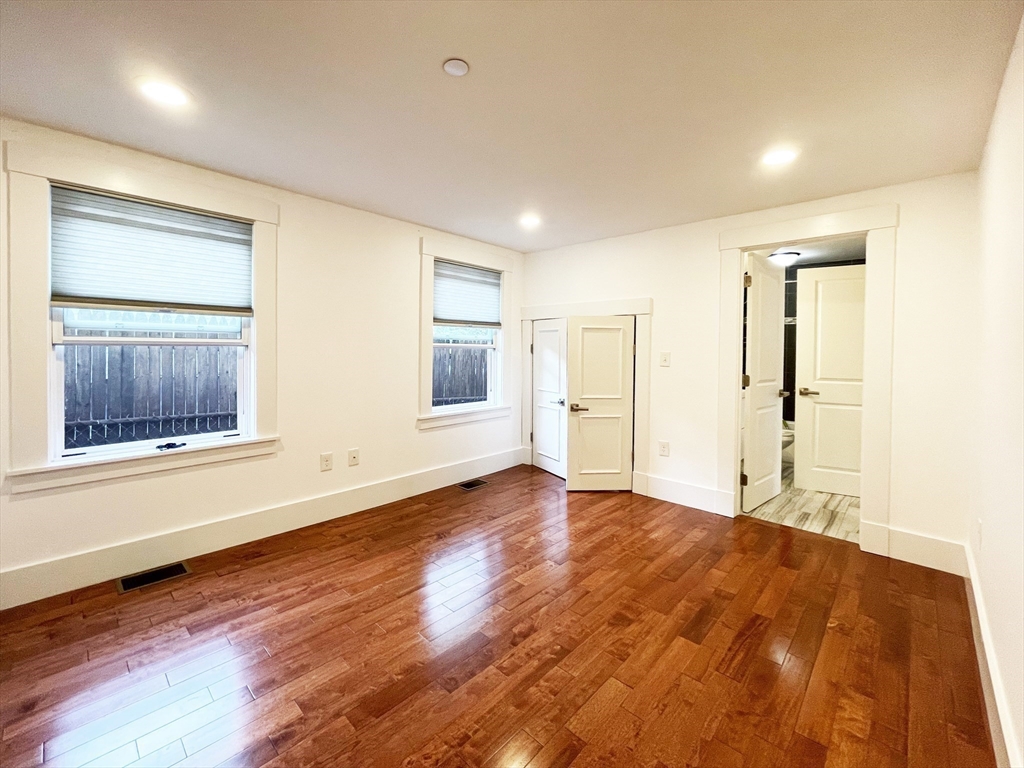 2 bed, 1 bath apartment for rent at 2 Auburn Ave Unit 2, East Somerville — photo 4 of 12