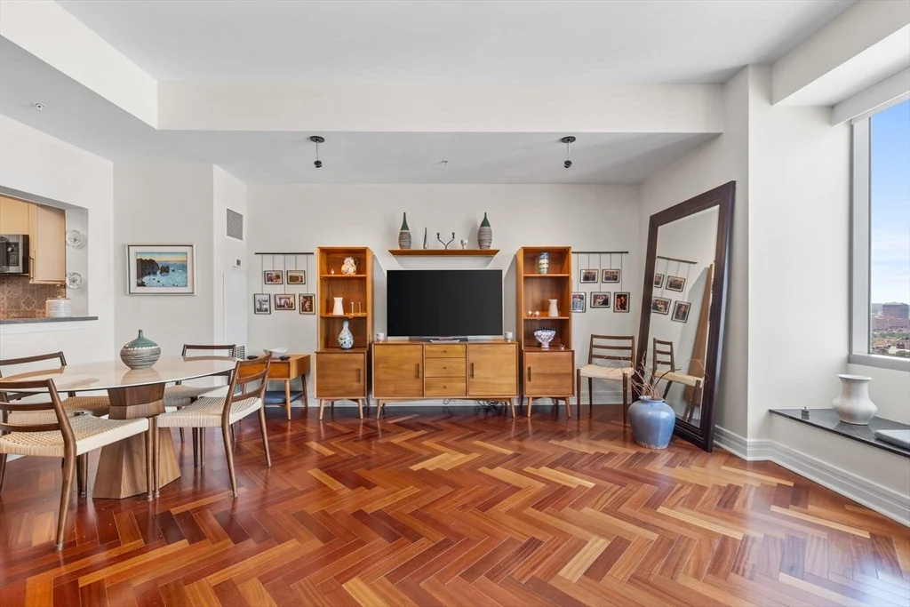 1 bed, 1 bath apartment for rent at 2 Avery St Unit 27F, Midtown