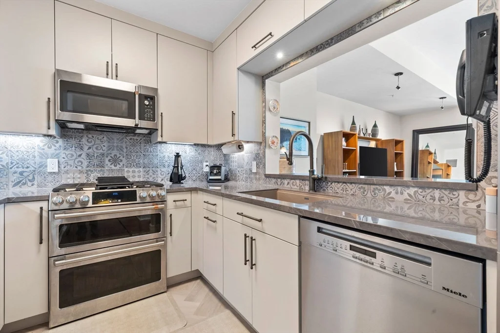 1 bed, 1 bath apartment for rent at 2 Avery St Unit 27F, Midtown — photo 9 of 18