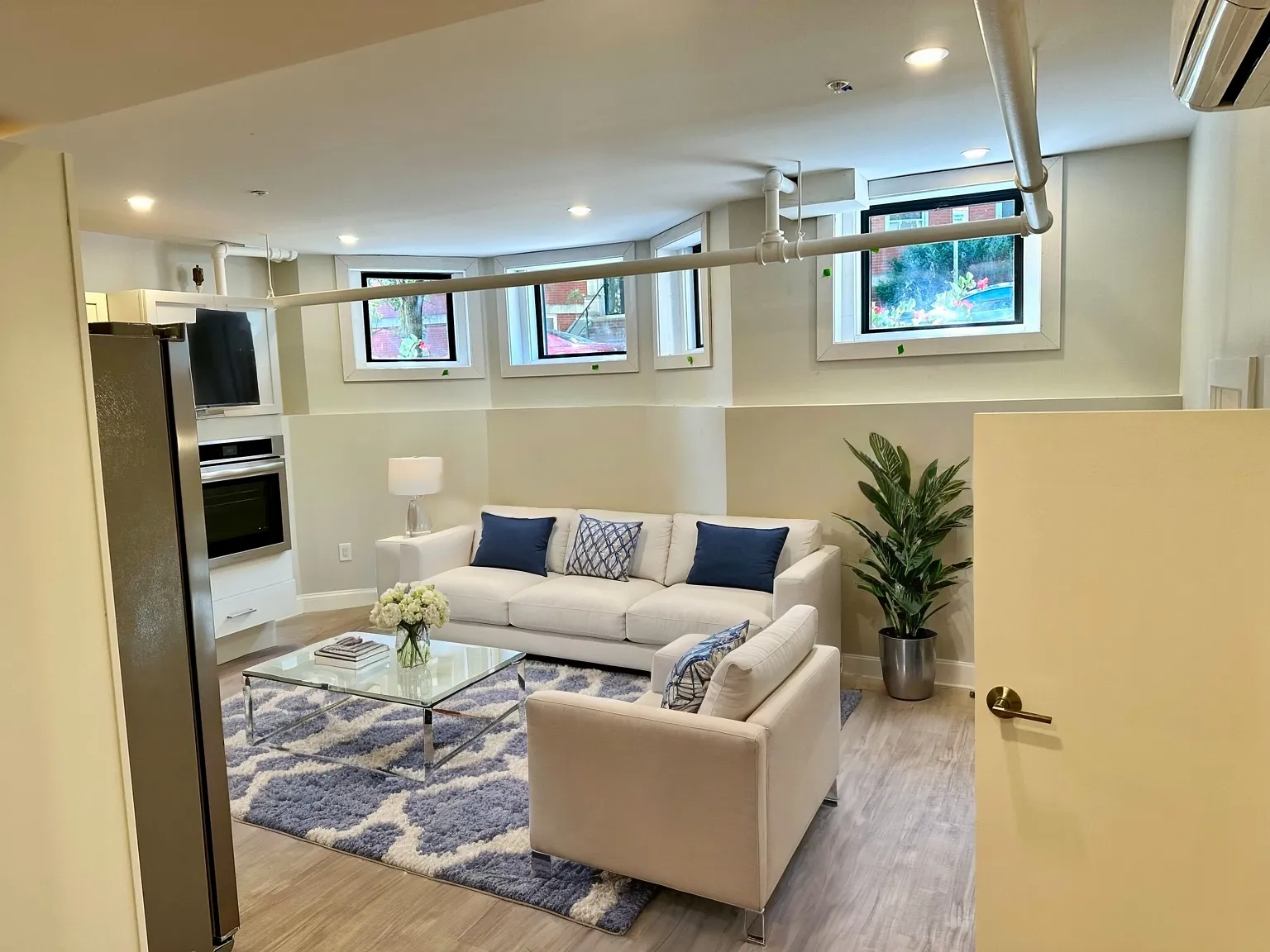 1 bed, 1 bath apartment for rent at 2 Ayr Rd Unit C, Brighton — photo 3 of 12