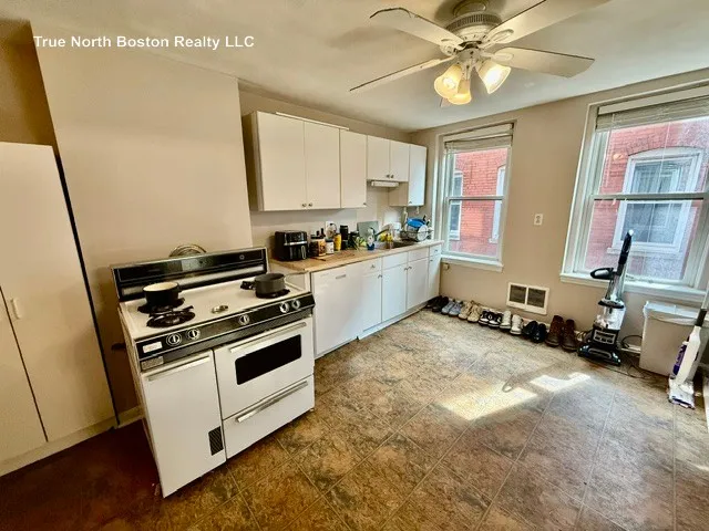 1.5 bed, 1 bath apartment for rent at 2 Baldwin Pl Unit 3L, North End — photo 6 of 16