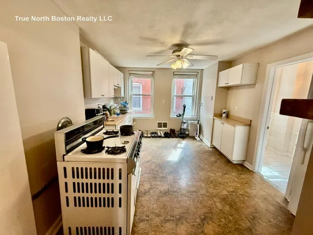 1.5 bed, 1 bath apartment for rent at 2 Baldwin Pl Unit 3L, North End — photo 5 of 16