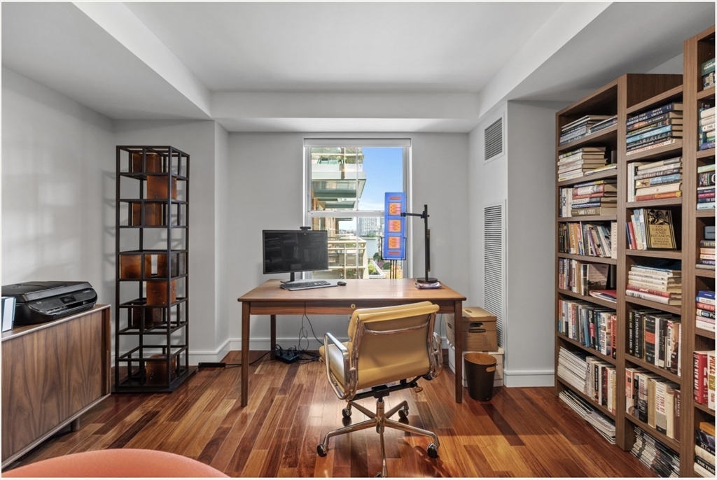 2 bed, 2 bath apartment for rent at 2 Battery Wharf Unit 2408, Waterfront — photo 18 of 19