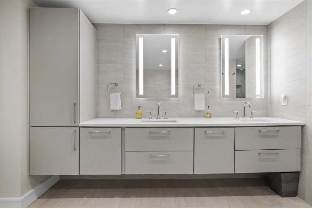 2 bed, 2 bath apartment for rent at 2 Battery Wharf Unit 2408, Waterfront — photo 16 of 19