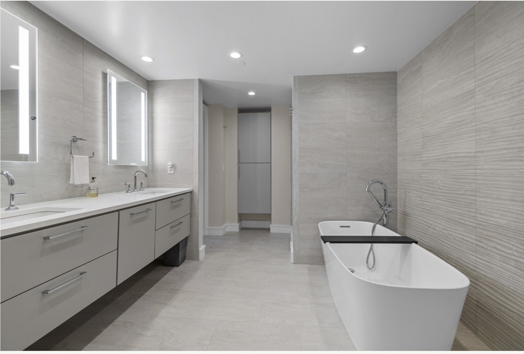 2 bed, 2 bath apartment for rent at 2 Battery Wharf Unit 2408, Waterfront — photo 15 of 19
