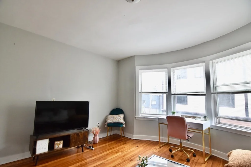 3 bed, 1 bath apartment for rent at 2 Bay St Unit 2, Dorchester — photo 8 of 20
