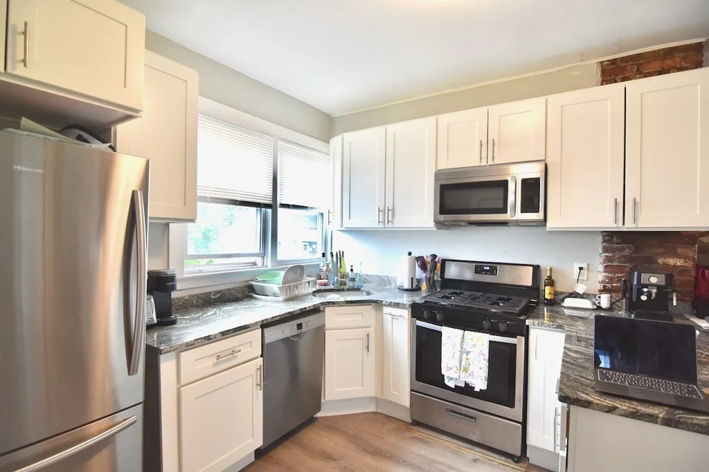 3 bed, 1 bath apartment for rent at 2 Bay St Unit 2, Dorchester — photo 19 of 20