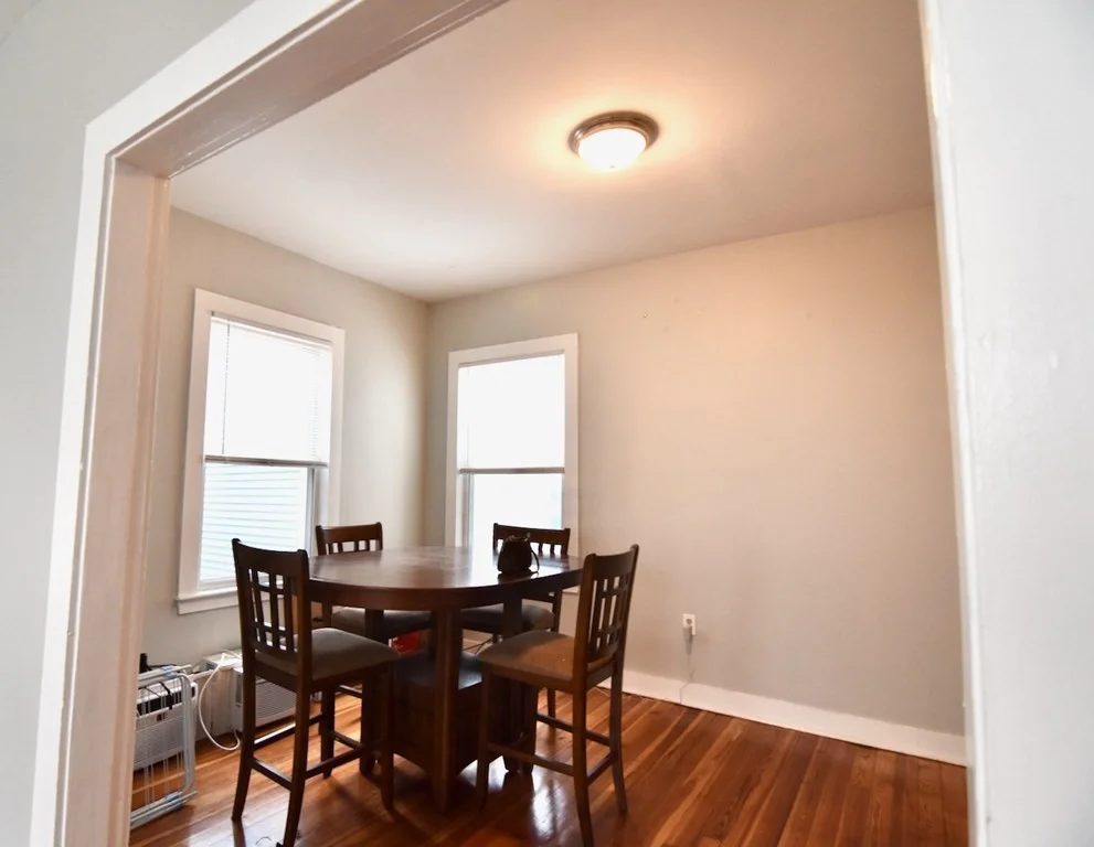 3 bed, 1 bath apartment for rent at 2 Bay St Unit 2, Dorchester — photo 5 of 20