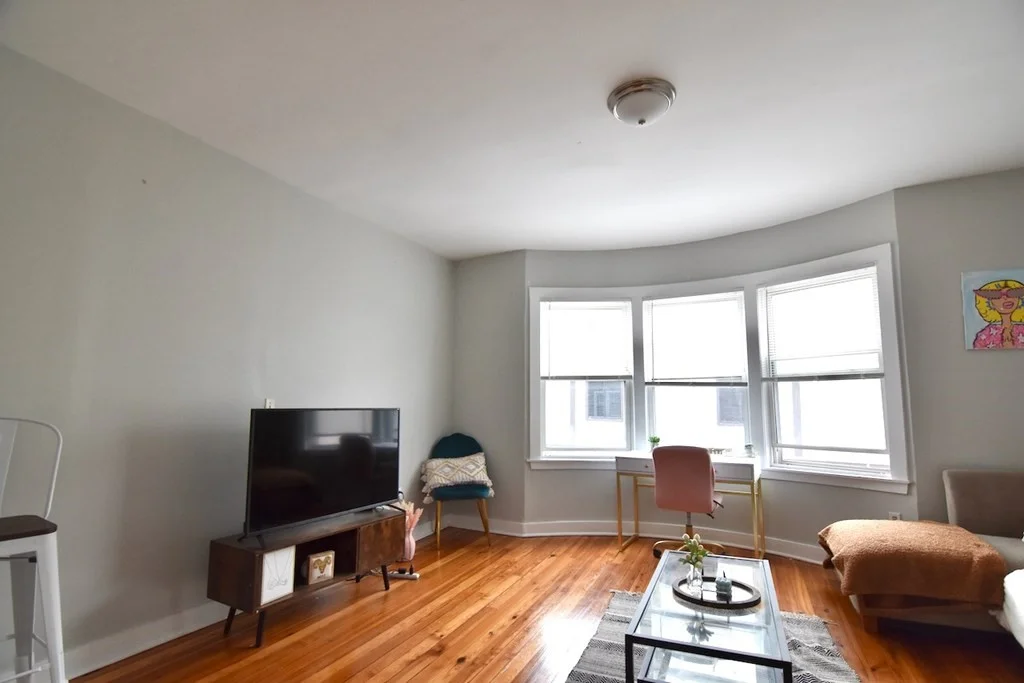 3 bed, 1 bath apartment for rent at 2 Bay St Unit 2, Dorchester — photo 3 of 20