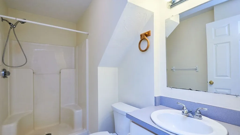 1 bed, 1 bath apartment for rent at 2 Bay State Pl Unit 1, South Boston — photo 8 of 12