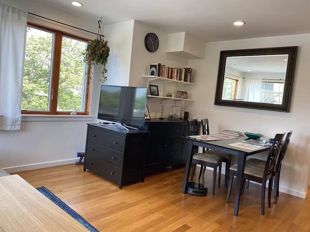 1 bed, 1 bath apartment for rent at 2 Beech St Unit 204 A, North Cambridge — photo 4 of 9