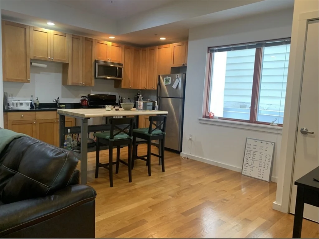 2 bed, 1 bath apartment for rent at 2 Beech St Unit 301, North Cambridge — photo 1 of 5