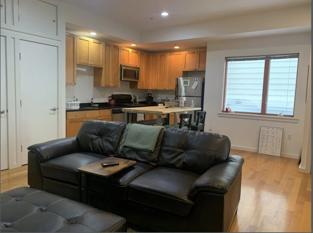 2 bed, 1 bath apartment for rent at 2 Beech St Unit 301, North Cambridge — photo 3 of 5