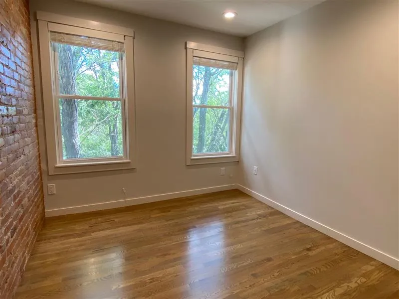 1 bed, 1 bath apartment for rent at 2 Belvidere Pl Unit 2, Riverside — photo 5 of 9