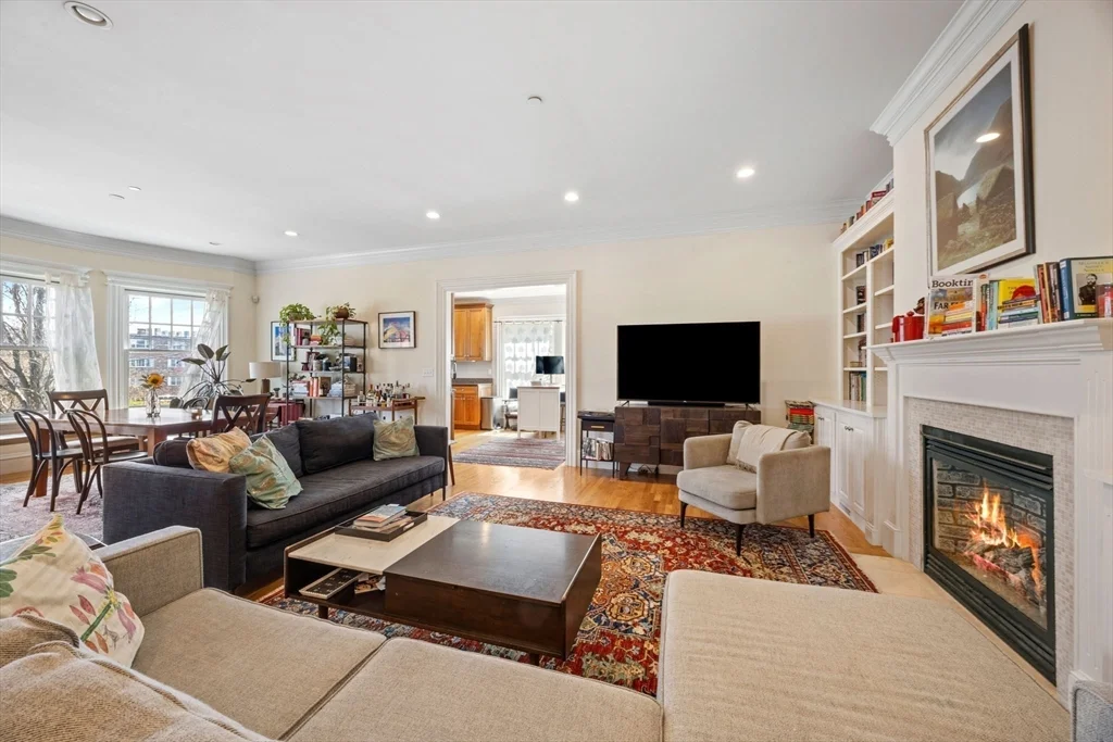 3 bed, 2 bath apartment for rent at 2 Benton Rd Unit 1, Spring Hill — photo 3 of 35