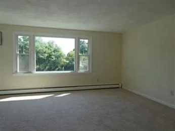 2 bed, 1 bath apartment for rent at 2 Blueberry Drive(55 Plus) Unit 2, Upper Four Corners — photo 7 of 28