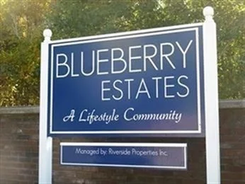 2 bed, 1 bath apartment for rent at 2 Blueberry Drive(55 Plus) Unit 2, Upper Four Corners — photo 2 of 28