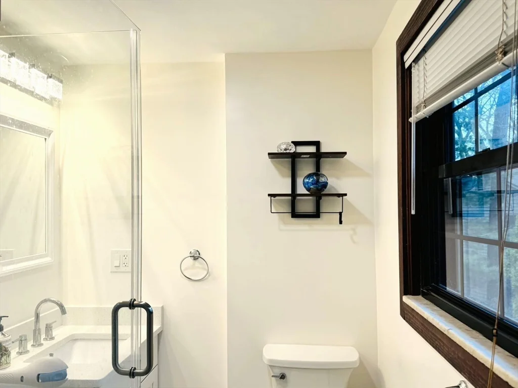 4 bed, 3 bath apartment for rent at 2 Blueberry Hill Ln, Arlington Heights — photo 13 of 21