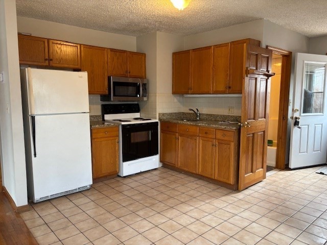 2 bed, 1 bath apartment for rent at 2 Border St Unit 2, Winchester — photo 3 of 7