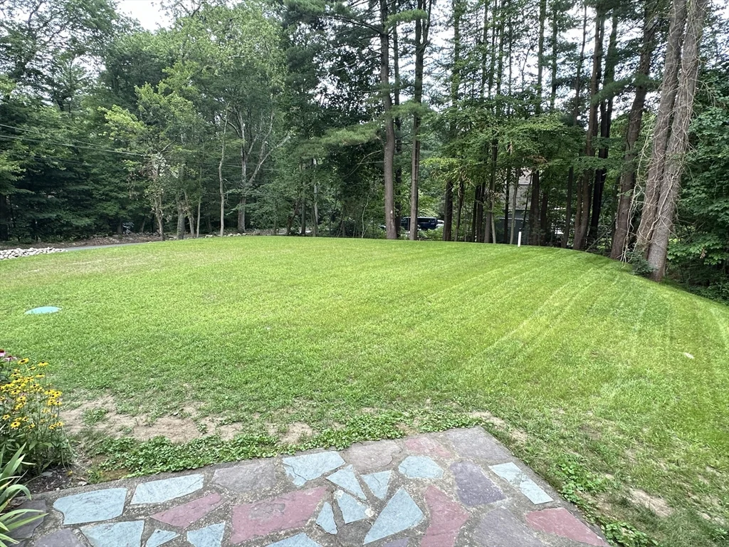 2 bed, 1 bath apartment for rent at 2 Bow St Unit 2, Plainville — photo 4 of 17