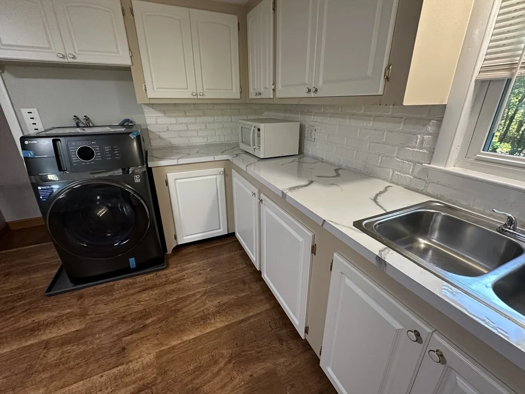 2 bed, 1 bath apartment for rent at 2 Bow St Unit 2, Plainville — photo 6 of 17